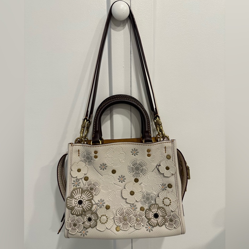 COACH 1941 Tea Rose Applique Rogue Bag - Picture 3 of 16